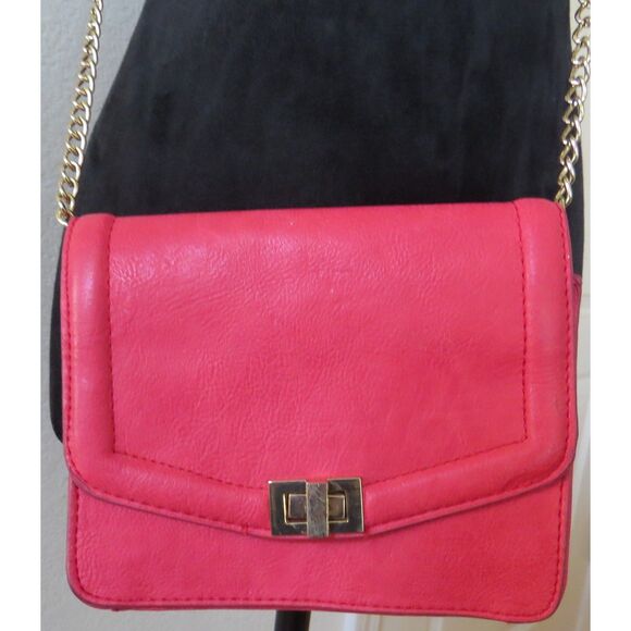 Forever 21  Faux Leather Crossbody Bag with Gold Chain  Red  EUC - Picture 4 of 11